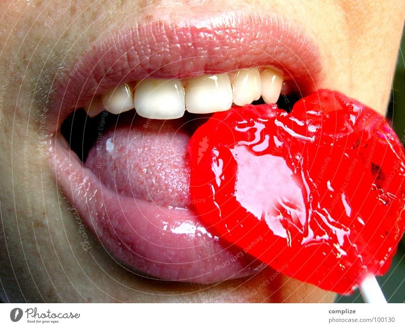 you´re my heart, you`re my soul Lollipop Frau Lippen Küssen lutschen Ernährung süß lecker sabbern Zucker Süßwaren feminin Liebe Freude Herz beißen sugar Zunge