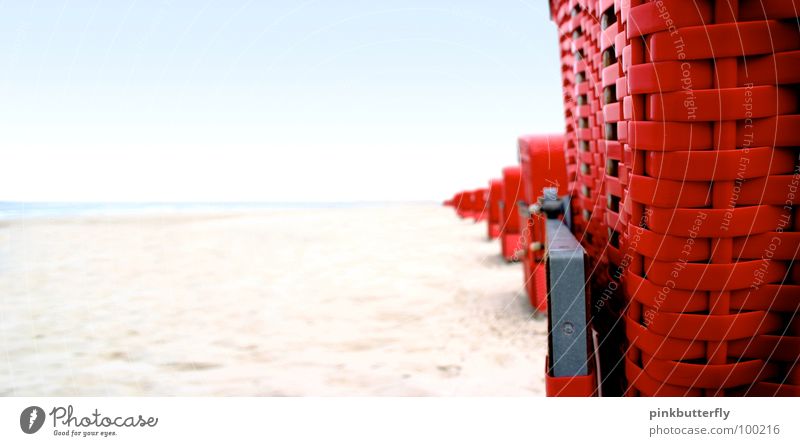 Spionage am Strand... Meer Strandkorb Wellen rot braun Ferien & Urlaub & Reisen Rügen Wellness Streifen Korb Dämmerung Gefühle Wellengang Küste Überraschung