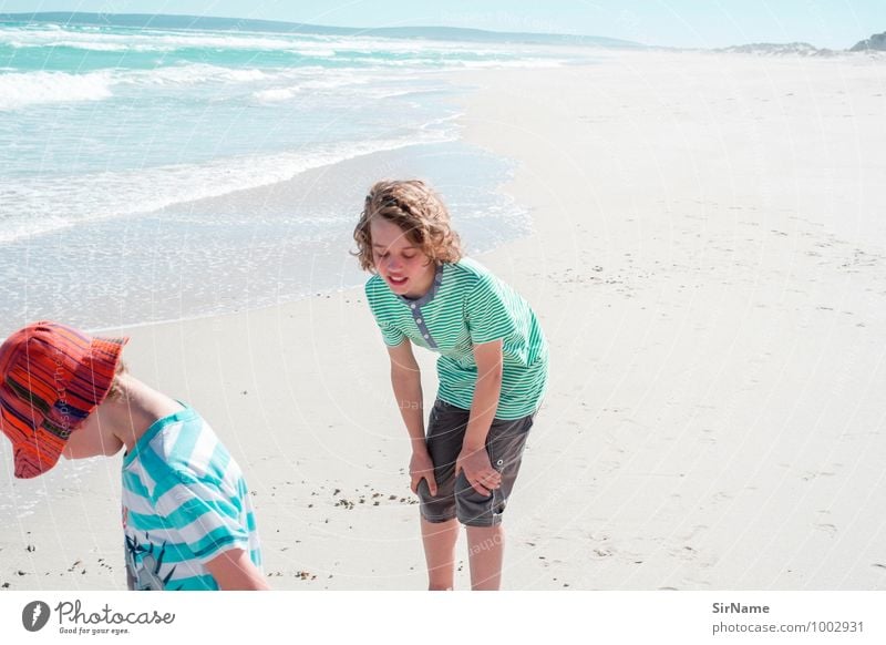 299 [entdeckungen am strand] Lifestyle Freizeit & Hobby Kinderspiel Ferien & Urlaub & Reisen Ausflug Ferne Freiheit Sommerurlaub Strand Meer Wellen Junge