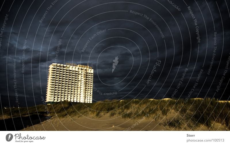 Dramatical Neptun dunkel dramatisch zügellos theatralisch Ostsee Himmel misteriös Kontrast