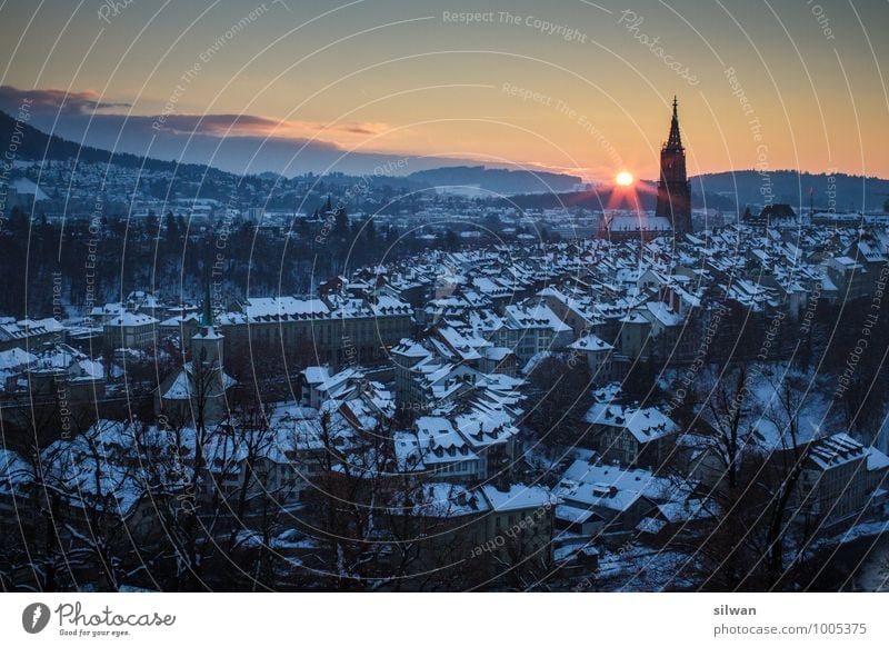 sunset Berner Altstadt Stadt Hauptstadt Haus Dom Sehenswürdigkeit Wahrzeichen Bekanntheit authentisch gigantisch kalt blau gelb grau orange schwarz Horizont