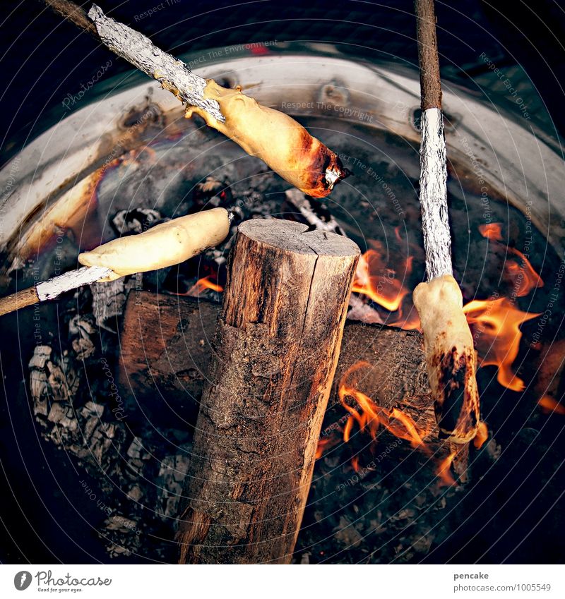 spießig | stockbrot Ernährung Duft Freizeit & Hobby Feste & Feiern Natur Urelemente Feuer Sommer entdecken genießen Brot aufgespiesst Glut Grillen