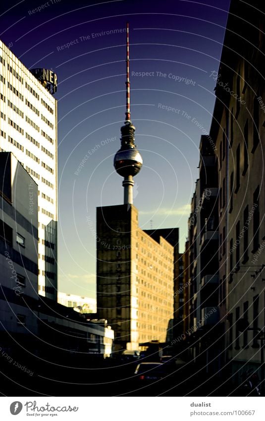 fernsehturm Sonnenuntergang Wahrzeichen Denkmal Himmel alex Berlin fersehturm finepix s5pro blau