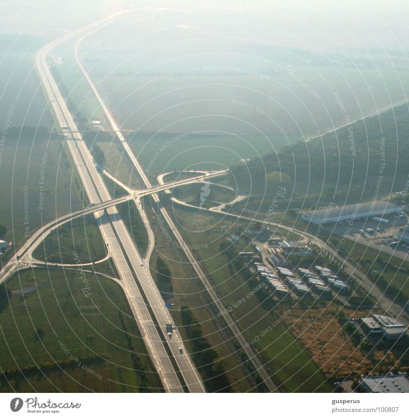 {A9} Autobahn fahren Autobahnkreuz Horizont Luftaufnahme Natur Heisse Quellen Niveau Verkehr Verbindung von a nach b Verkehrswege Morgen Schatten oben avenue