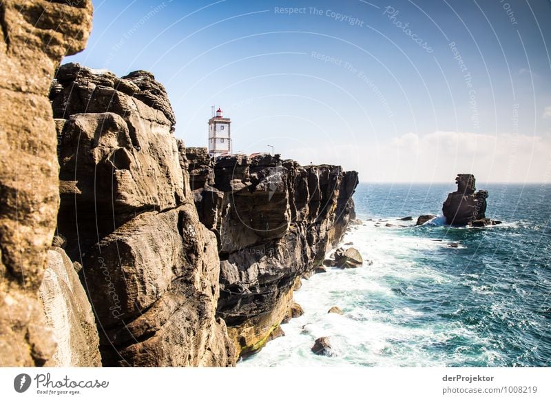 Leuchtturm auf der Halbinsel Peniche Ferien & Urlaub & Reisen Tourismus Ausflug Abenteuer Ferne Freiheit Sightseeing Kreuzfahrt Sommerurlaub wandern Umwelt