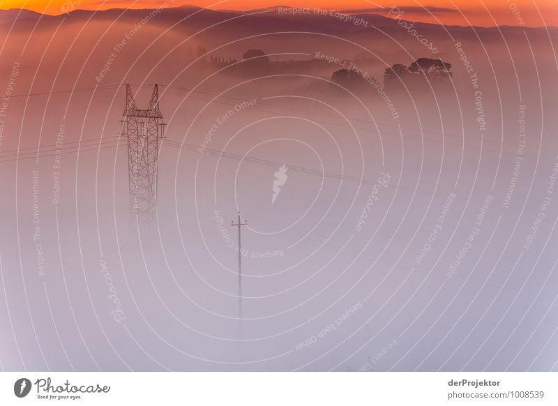 Nebelmeer am Morgen in der Toskana Technik & Technologie Energiewirtschaft Industrie Umwelt Natur Landschaft Pflanze Urelemente Frühling Schönes Wetter Feld