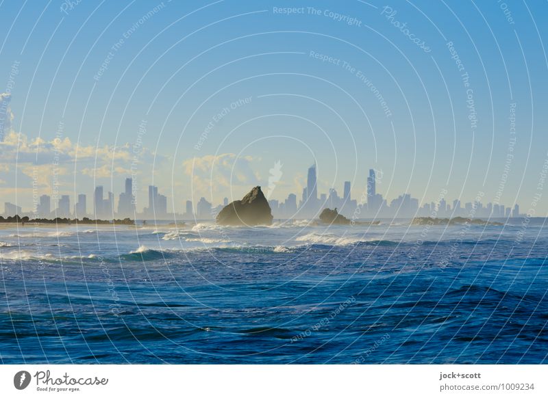 azure world Ferne Wasser Meer Pazifik Queensland Skyline Hochhaus außergewöhnlich Kitsch Stimmung Sehnsucht Fernweh Fortschritt Horizont Inspiration