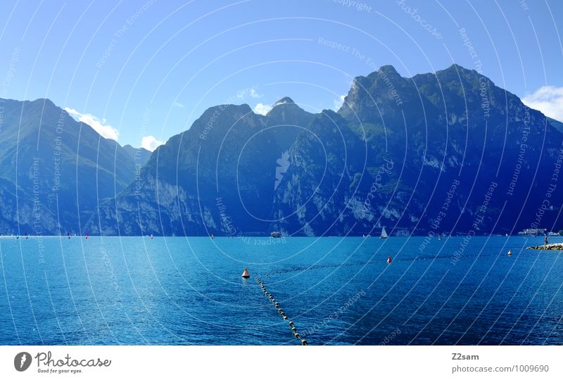 Lago di Garda Umwelt Natur Landschaft Wasser Himmel Sonne Sommer Schönes Wetter Alpen Berge u. Gebirge See Erholung Gesundheit kalt nachhaltig natürlich blau