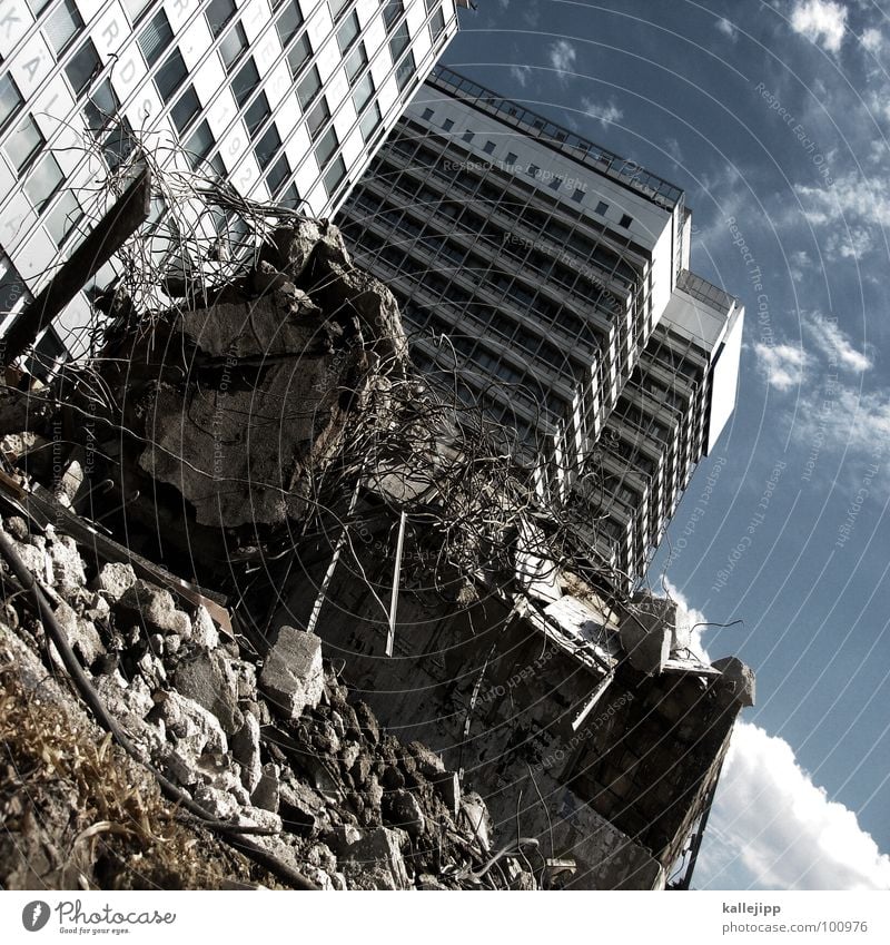 endstation Station Endstation Baustelle Demontage Zerreißen Bauschutt Bombenangriff Bushaltestelle Israel Terror Hochhaus Balkon Fassade Fenster Wohnanlage