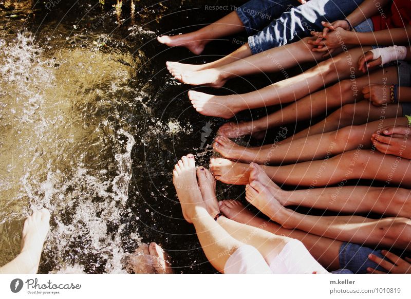 Ausflug Mensch Kind Kindheit Jugendliche Leben Beine Fuß Menschengruppe Kindergruppe Menschenmenge 8-13 Jahre 13-18 Jahre Urelemente Wasser Frühling Sommer