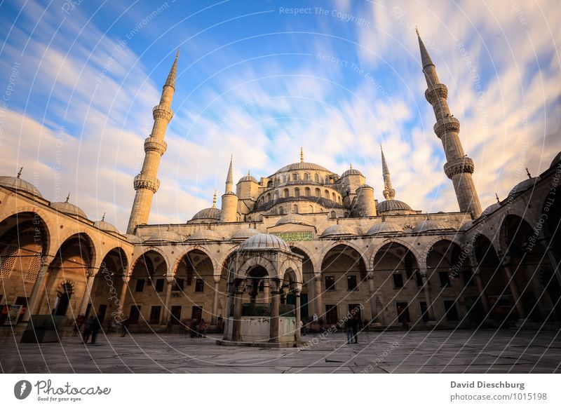 Moschee Ferien & Urlaub & Reisen Tourismus Sightseeing Städtereise Stadt Stadtzentrum Palast Fassade Dach Sehenswürdigkeit Wahrzeichen Denkmal blau gelb grau