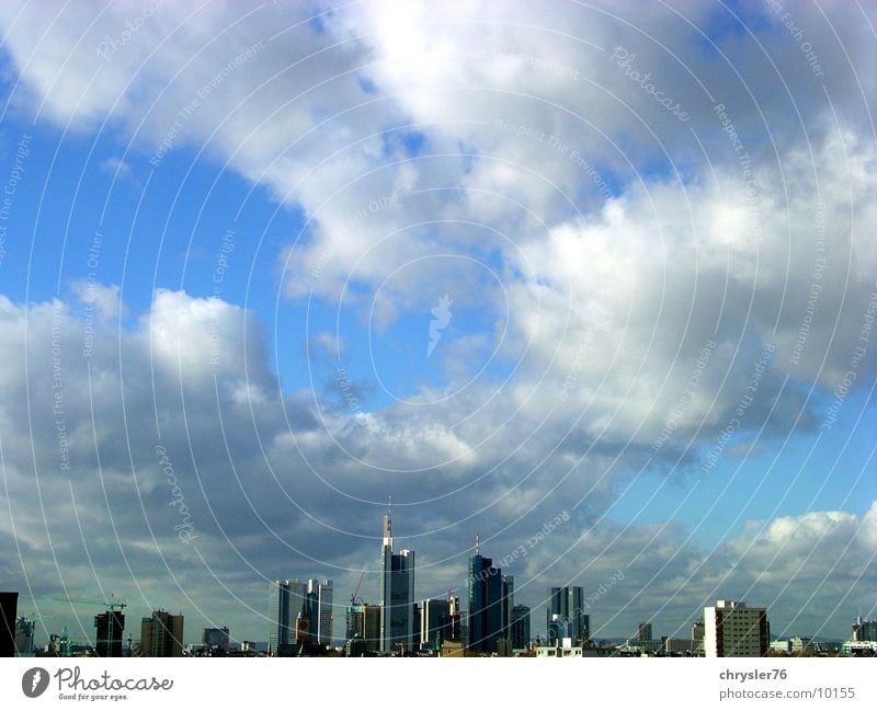 frankfurt im januar Frankfurt am Main Wolken Hochhaus Europa Himmel Skyline äbbelwoi