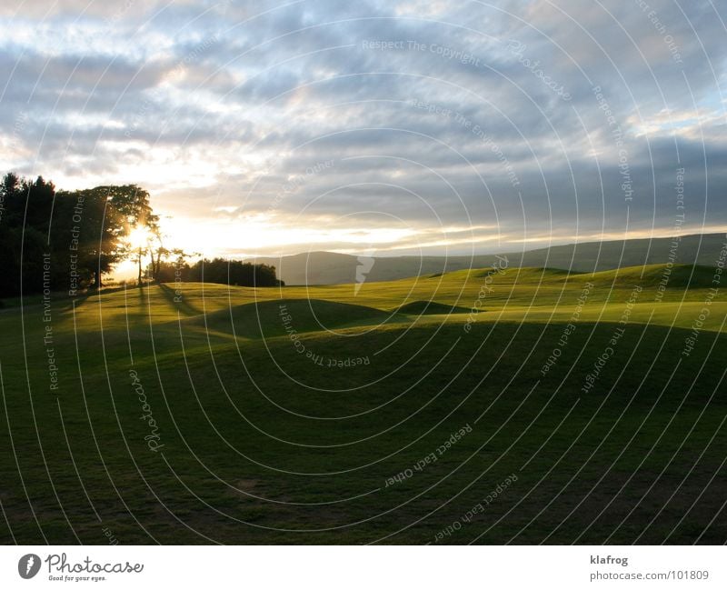 3 par und dunkel ruhig Golfplatz Abenddämmerung rasenmähen Rasenmäher Sommerabend Gras Sonnenuntergang Stimmung Der Herr der Ringe Auenland Gandalf