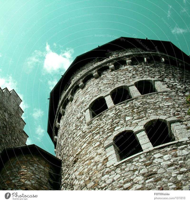 kleinburg-urban Burgturm Mauer Aachen Wolken Fenster Turmburg historisch Wahrzeichen Denkmal Kraft alt kuperstadt stolberg Himmel Stein burgfenster schutzwall