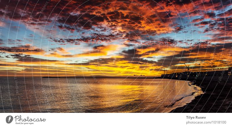 Sonnenuntergang im Ozean schön Meer Wellen Umwelt Natur Landschaft Wasser Himmel Wolken Nachthimmel Sonnenaufgang Herbst natürlich blau Boden fließen platschen