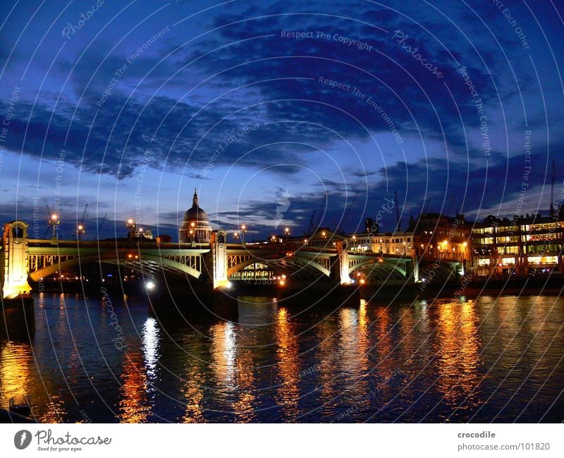 london at night London Langzeitbelichtung England Reflexion & Spiegelung Wolken Wahrzeichen Denkmal Brücke Himmel thamse Fluss Licht Straße Hauptstadt