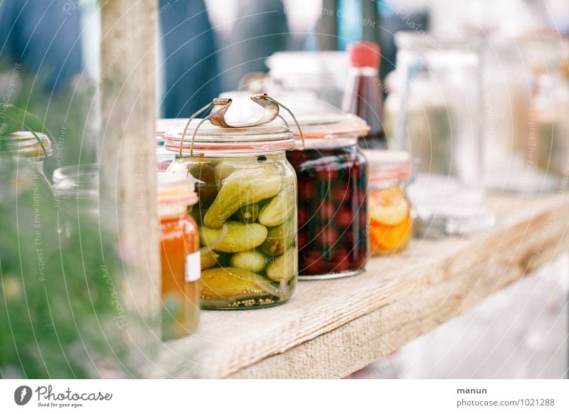 Süßes und Saures Lebensmittel Gemüse Frucht Süßwaren Kräuter & Gewürze Essig Gurke Kirsche Einmachglas Vorratsbehälter Ernährung Frühstück Abendessen Büffet