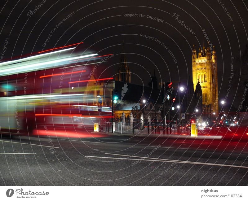 Nightbus London England Verkehr Öffentlicher Personennahverkehr Nacht Ampel Rücklicht Verkehrswege Langzeitbelichtung Bus Doppeldecker-Bus House of Parlament