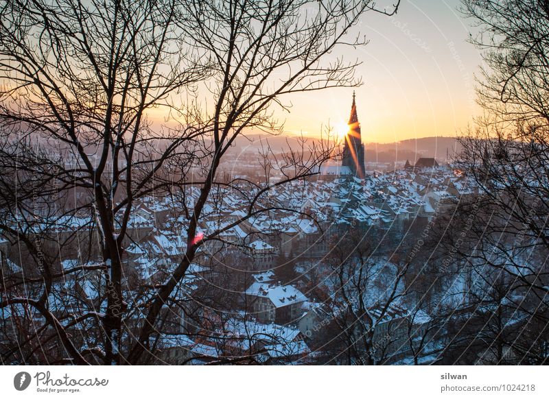 Sonnenuntergang in Bern Altstadt Kirche Dom Sehenswürdigkeit Wahrzeichen ästhetisch bedrohlich Bekanntheit groß kalt gelb ruhig geheimnisvoll Gelassenheit Glück