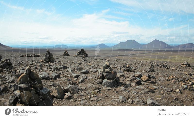 Gibt es Leben auf dem Mars? Wolken Horizont Einsamkeit Mondlandschaft Geröll Wanderschuhe Ecke Unendlichkeit Enttäuschung wohin ruhig Stein Mineralien