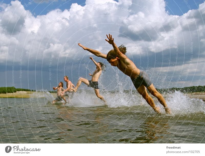 ready to take off Aktion Deutschland Sommer springen spritzen See Strand Physik Wolken Freude Schwimmen & Baden froodmat Wasser Wärme Himmel