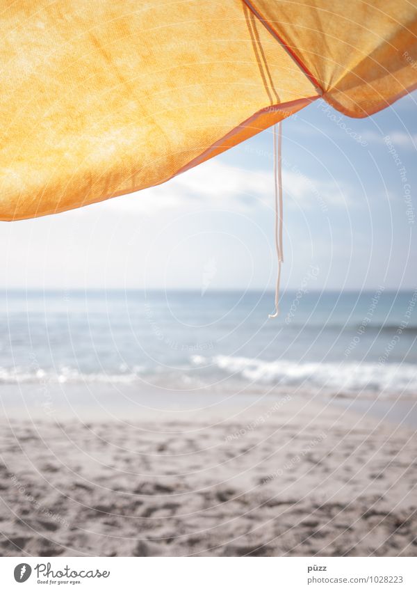 On the beach Ferien & Urlaub & Reisen Tourismus Freiheit Sommer Sommerurlaub Sonne Sonnenbad Strand Meer Wellen Wasser Himmel Sonnenlicht Schönes Wetter Wärme