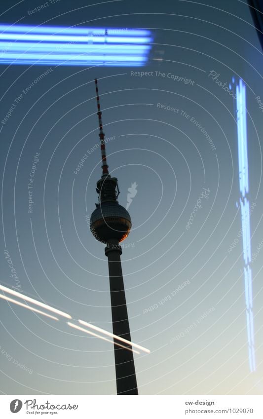 Leuchtturm Wolkenloser Himmel Sonnenaufgang Sonnenuntergang Sonnenlicht Schönes Wetter Berlin Deutschland Europa Stadt Hauptstadt Stadtzentrum Skyline Platz