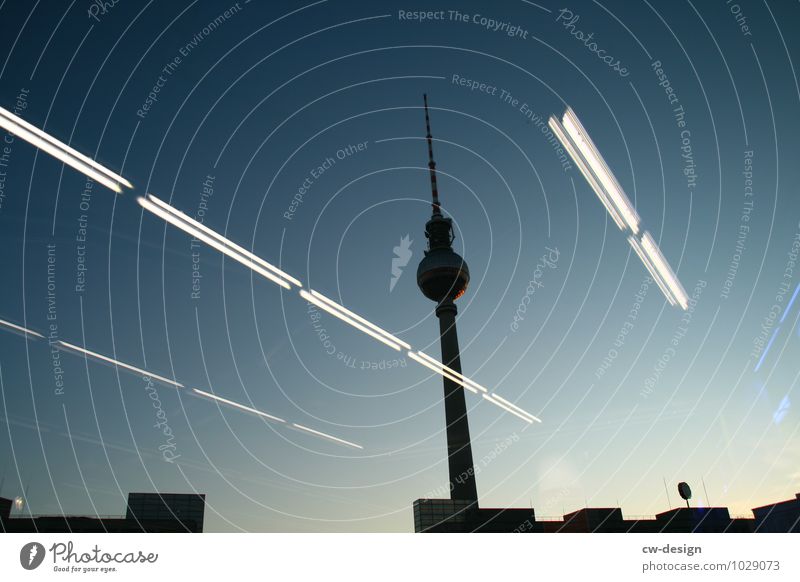 surreal - der Berliner Fernsehturm Sonnenuntergang Abenddämmerung Silhouette Stadt Hauptstadt Sehenswürdigkeit Alexanderplatz Wahrzeichen Himmel Außenaufnahme