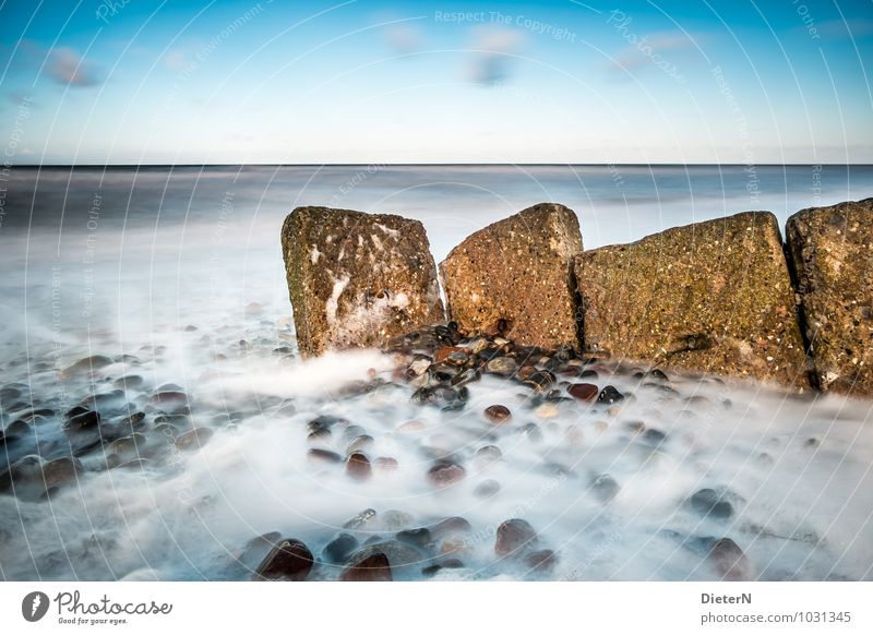 Bollwerk Strand Meer Winter Landschaft Sand Wasser Wolken Horizont Wind Sturm Ostsee Stein blau braun weiß Mecklenburg-Vorpommern Farbfoto Außenaufnahme