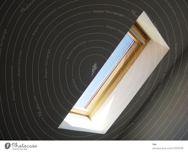 Dachfenster Fenster Sonnenlicht dunkel Licht Sunlight hell Schatten