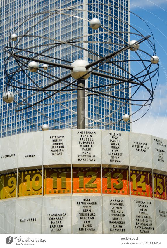 Zeit für Retro an der Weltzeituhr Design Sightseeing Typographie DDR Berlin-Mitte Stadtzentrum Hochhaus Glasfassade Alexanderplatz Ziffern & Zahlen Originalität