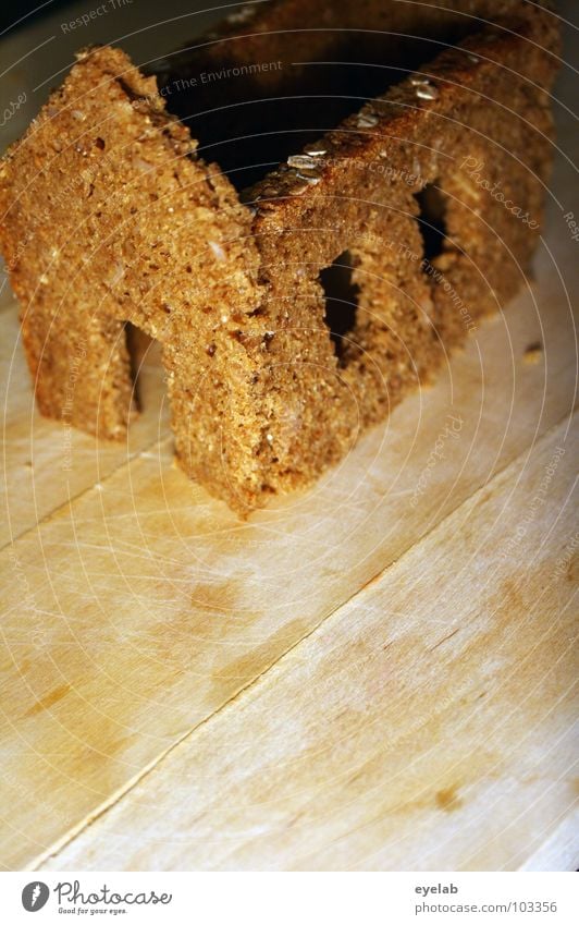 Verwohnte Brotzeit Schwarzbrot Mahlzeit Vesper Baustelle Fenster Ruine geschmackvoll herzhaft Gesundheit Ernährung rustikal Abendessen Windzug satt Langeweile