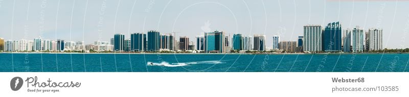 Abu Dhabi 2005 Vereinigte Arabische Emirate Meer Stadt Küste Arabien Panorama (Aussicht) Hochhaus Asien blau Jet-Ski modern Hauptstadt Panorama (Bildformat)