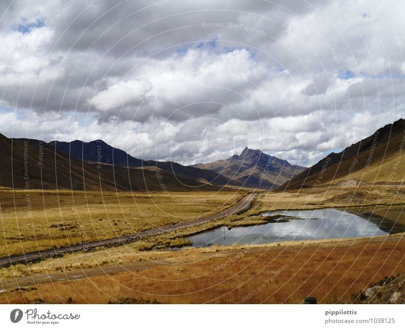 Landschaft in Peru Natur Erde Wasser Himmel Wolken Horizont Wetter Berge u. Gebirge Gipfel Südamerika ästhetisch Ferne ruhig Hoffnung Fernweh Abenteuer