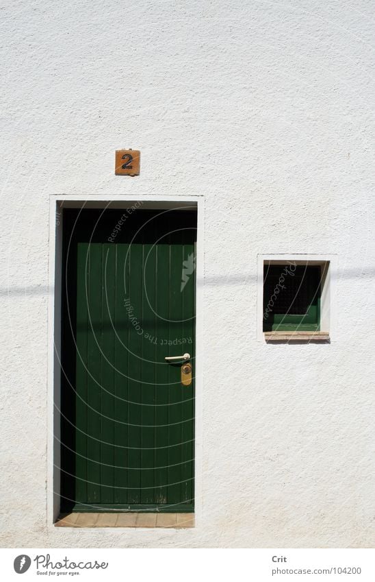 green door 2 Detailaufnahme window number two contrast living building