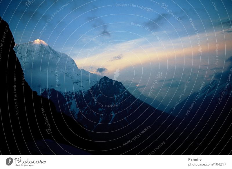 Die Ruhe vor dem Sturm Sonnenaufgang Morgen ruhig Alaska schön Lawine Wolken Berge u. Gebirge Schnee Himmel