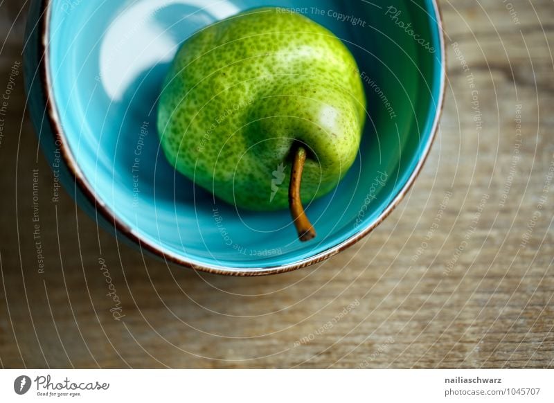 Birne Lebensmittel Frucht Ernährung Bioprodukte Vegetarische Ernährung Diät Fasten Geschirr Teller Schalen & Schüsseln Holz Glas frisch Gesundheit lecker