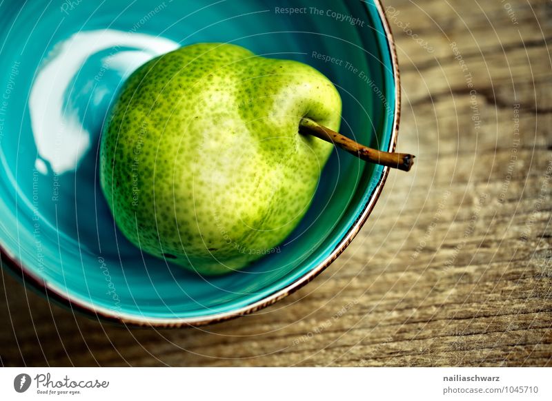 Birne Lebensmittel Frucht Ernährung Bioprodukte Vegetarische Ernährung Diät Schalen & Schüsseln Holz Glas Schlüssel frisch Gesundheit lecker natürlich