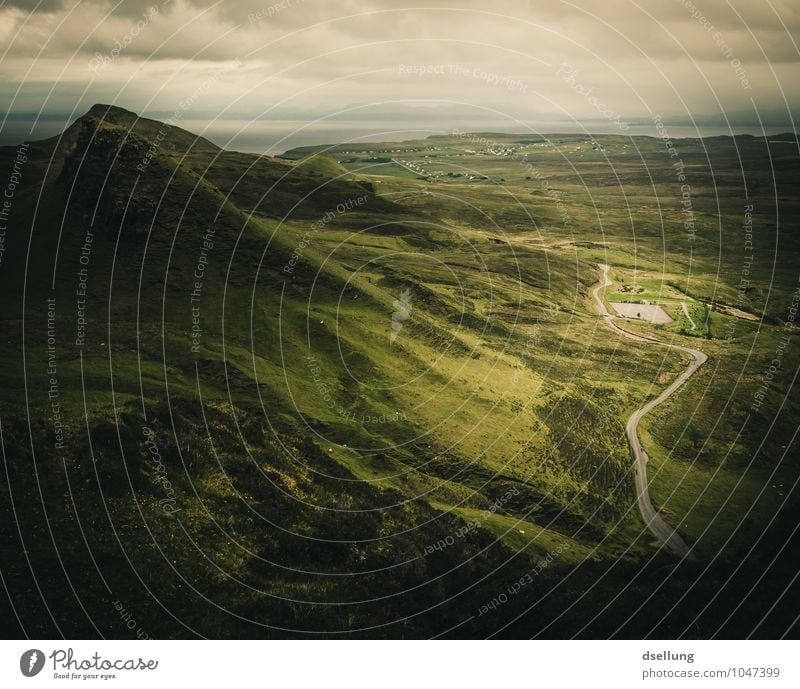 the lowlands. Abenteuer Freiheit Berge u. Gebirge wandern Umwelt Natur Landschaft Frühling Sommer Herbst Wetter Schönes Wetter schlechtes Wetter Wiese Feld