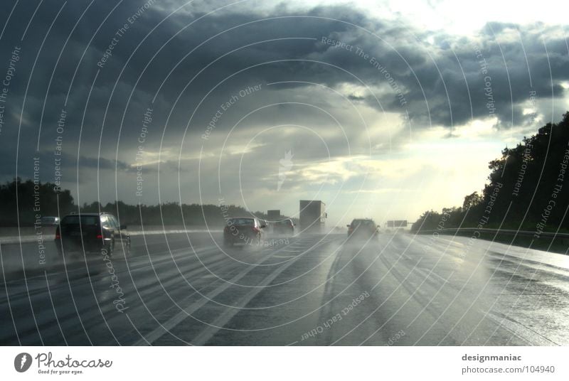 Die gelben Engel Wolken schlechtes Wetter dunkel nass Sträucher Autobahn Verkehr fahren Horizont Luft rein frisch Flüssigkeit Rücklicht Bewegung Geschwindigkeit