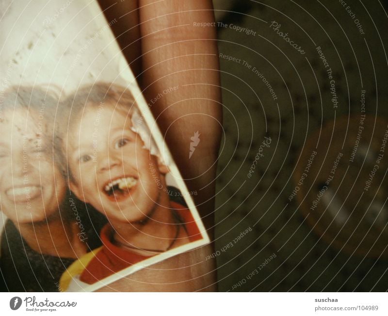 erinnerungen .. (no 2) Passbild Automat Hand Geschwister Unsinn Erinnerung Fundstück finden vergangen Vergangenheit festhalten Hintergrundbild Blick Freude