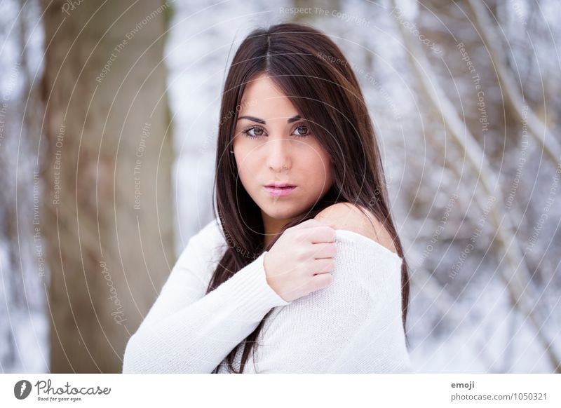 white feminin Junge Frau Jugendliche 1 Mensch 18-30 Jahre Erwachsene Natur hell schön Farbfoto Außenaufnahme Tag Porträt Blick in die Kamera