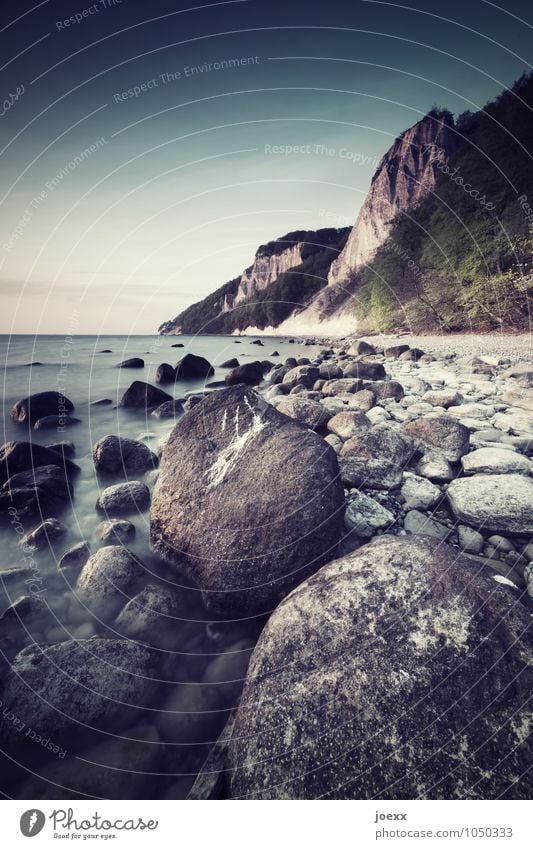 Inspiration Ferien & Urlaub & Reisen Insel Natur Landschaft Himmel Horizont Schönes Wetter Felsen Küste Strand Ostsee Rügen groß hoch rund blau braun grau grün