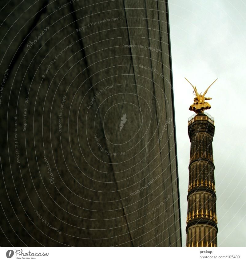 Tapfere Else Siegessäule Denkmal Goldelse Wahrzeichen Attraktion Wand Einsamkeit Blick Fotografieren eng Tourismus Städtereise heilig Tempel Mauer Beton