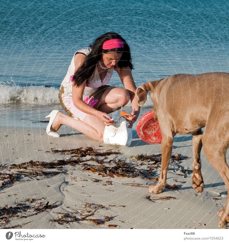 ich will endlich spielen !!!!! Lifestyle Stil Feste & Feiern Strandparty feminin Frau Erwachsene 1 Mensch 45-60 Jahre Sand Wasser Sonne Sommer Schönes Wetter