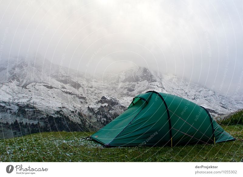 Grün gegen Weiß Ferien & Urlaub & Reisen Tourismus Ausflug Abenteuer Ferne Freiheit Expedition Camping Sommerurlaub Berge u. Gebirge wandern Umwelt Natur