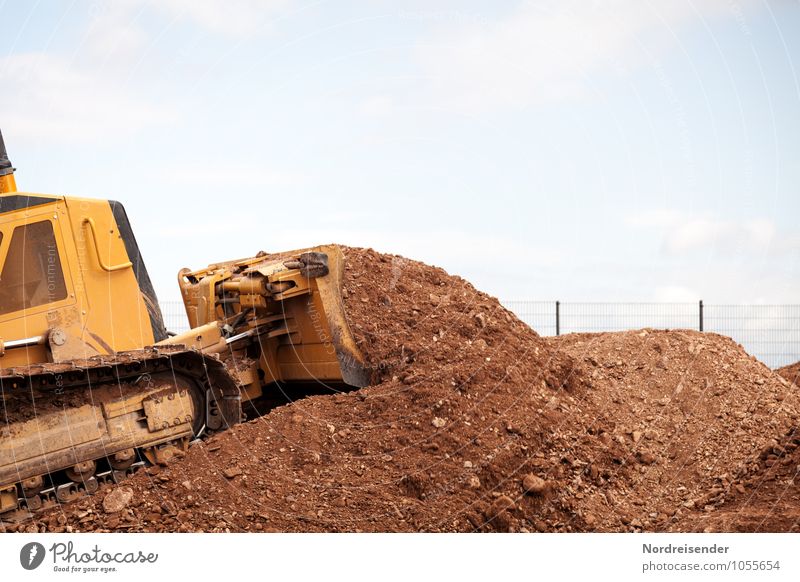 Spielplatz Arbeit & Erwerbstätigkeit Beruf Arbeitsplatz Baustelle Wirtschaft Güterverkehr & Logistik Werkzeug Maschine Baumaschine Technik & Technologie Erde