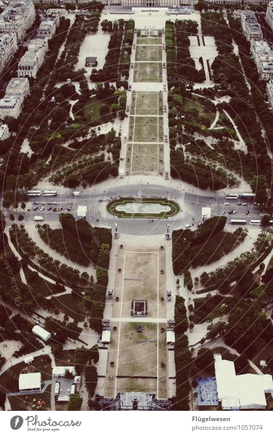 Runter vom Turm Seine Paris Frankreich Tour d'Eiffel Eifel Aussicht Sehenswürdigkeit Franzosen Höhepunkt Ausflug Wasserfahrzeug Schifffahrt Rundfahrt Brücke