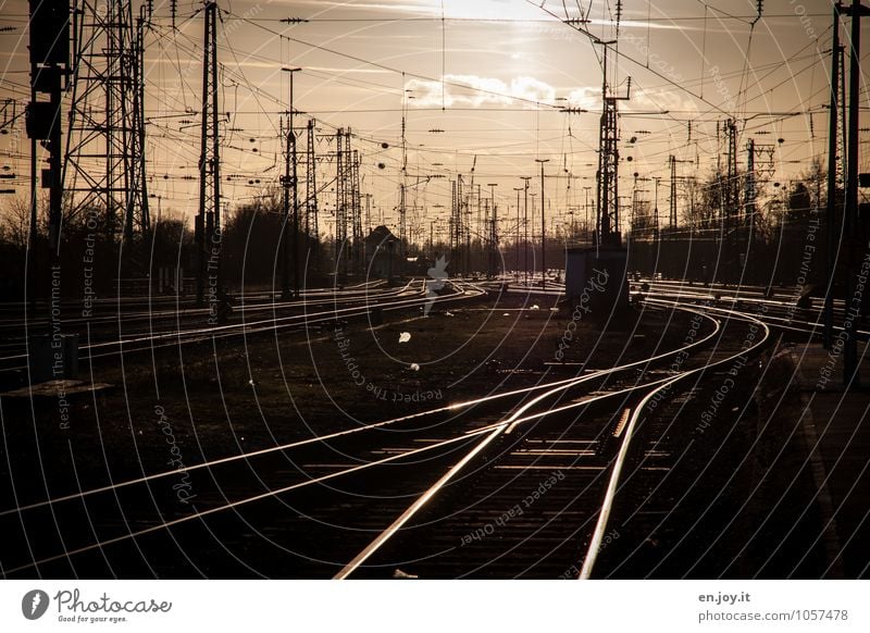 Verkehrswege Ferien & Urlaub & Reisen Ausflug Ferne Städtereise Güterverkehr & Logistik Energiewirtschaft Bahnhof Personenverkehr Bahnfahren Schienenverkehr