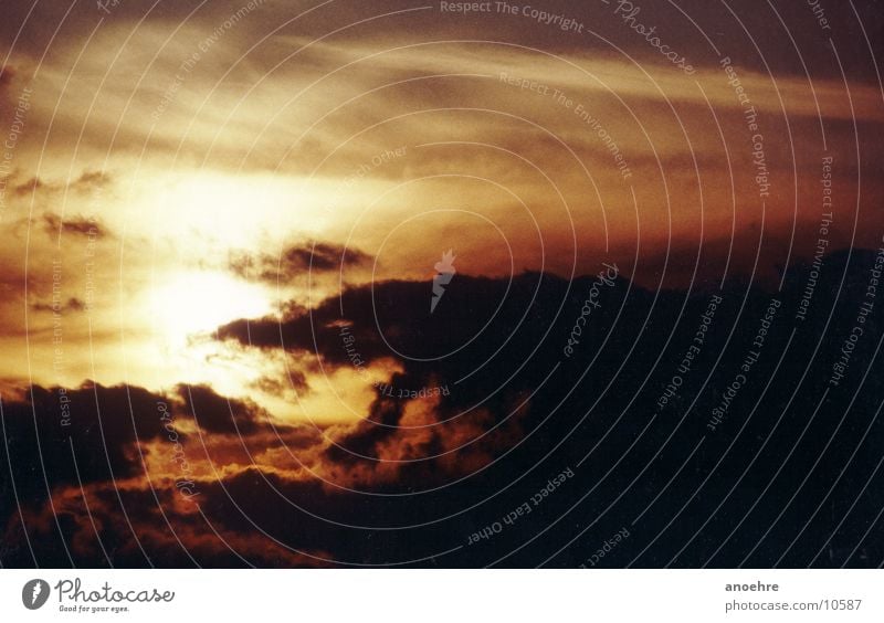 Abendwolken über der Nordsee Sonnenuntergang Wolken Abenddämmerung